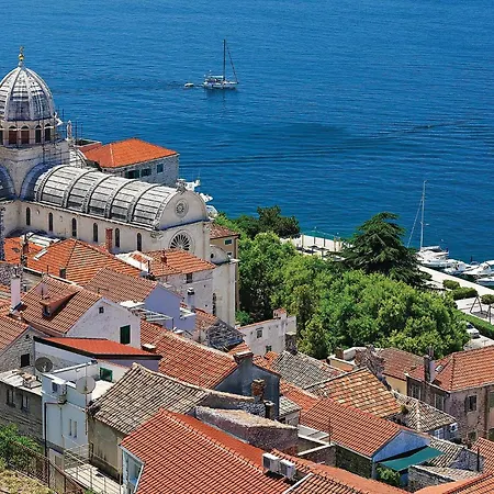 Beautiful In Feriehus Slivno (Split-Dalmatia)